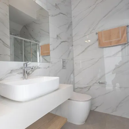 Orea Luxury * 아이아 나파